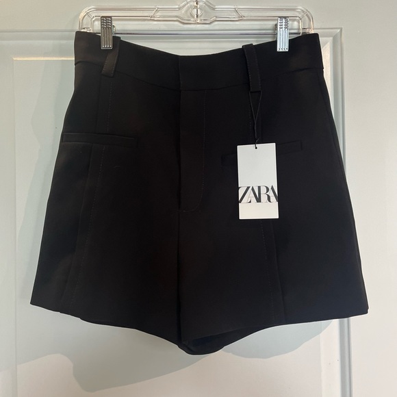 High waisted black shorts - Picture 3 of 3